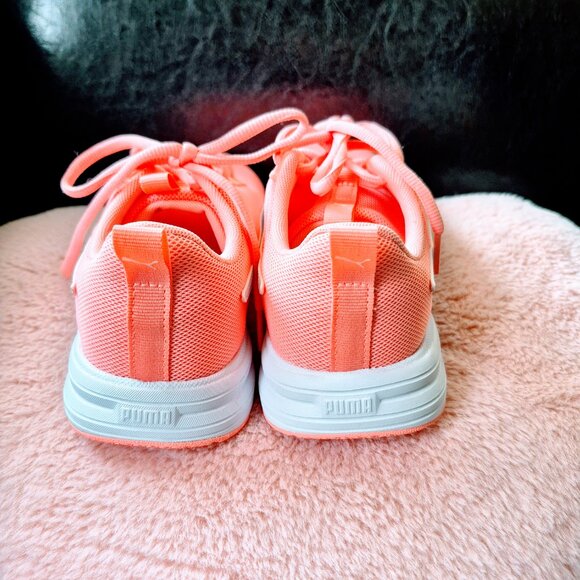 Puma Big Kids Size 5 Girls Lace Up Running Shoes - Picture 2 of 4